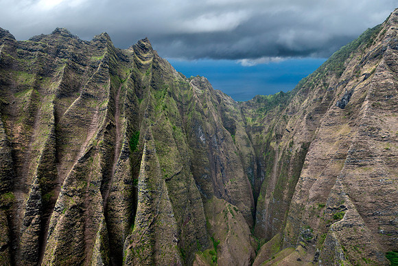 Mountains Sea & Clouds - Napali